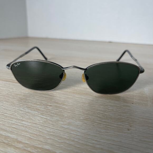 Vintage B&L Ray-Ban W2975 Sunglasses Green Lenses Gunmetal READ - Picture 2 of 16